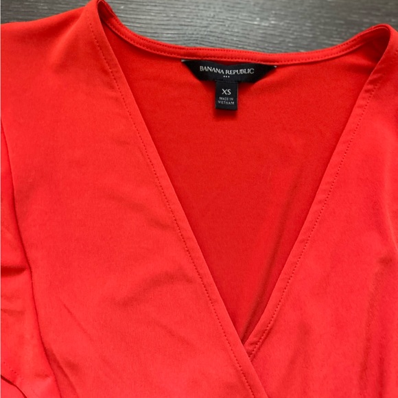 Banana Republic faux wrap top, xSmall, deep orange / red.Flutter sleeve stretch - Picture 2 of 6